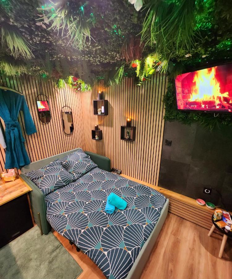 Jungle House Avec Jacuzzi A 10 Min De Disneyland -Taille Chambre- Conde-Sainte-Libiaire المظهر الخارجي الصورة