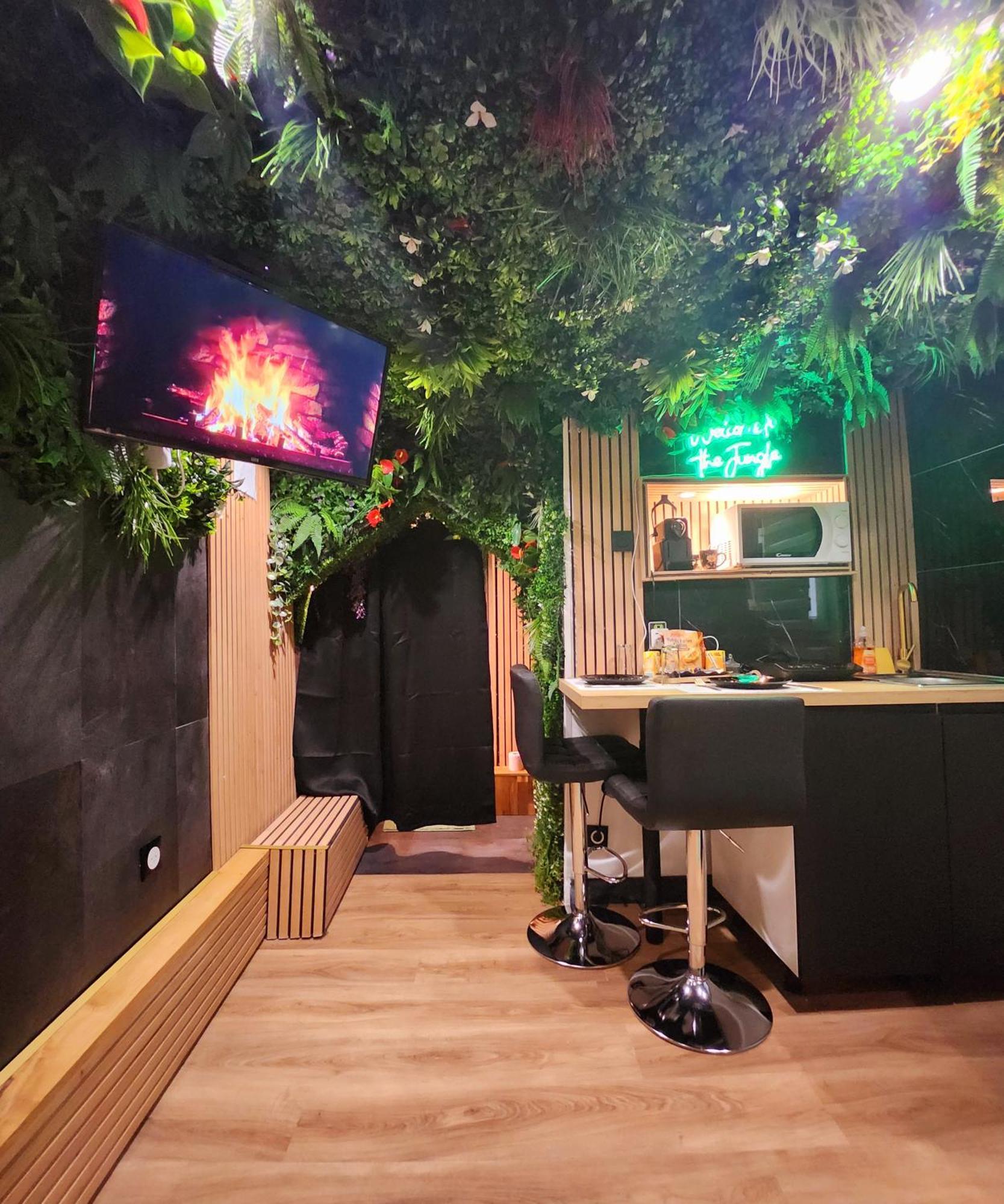 Jungle House Avec Jacuzzi A 10 Min De Disneyland -Taille Chambre- Conde-Sainte-Libiaire المظهر الخارجي الصورة
