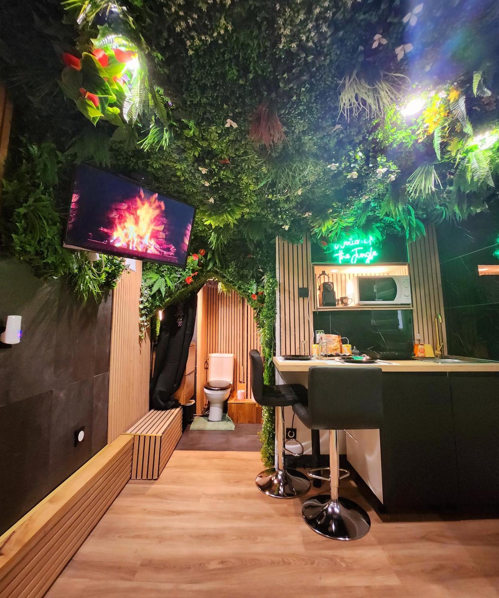 Jungle House Avec Jacuzzi A 10 Min De Disneyland -Taille Chambre- Conde-Sainte-Libiaire المظهر الخارجي الصورة